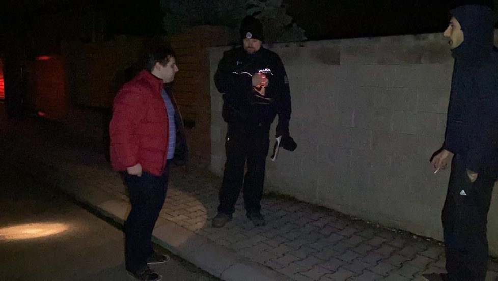 Středočeští policisté přijali oznámení o vloupání ve středočeských Mirošovicích. Podle Aktu.cz mělo být vykradeno několik domů.