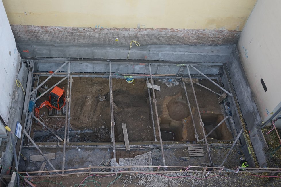 Odpadní jímka v Orlí ulici nabídla archeologům řadu zajímavých nálezů ze středověkého Brna.