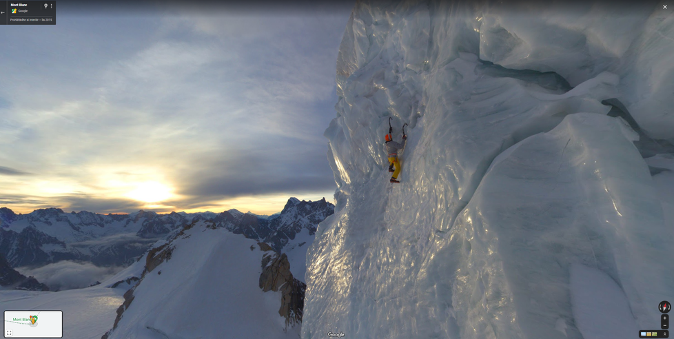 Cesta na vrchol hory Mont Blanc.