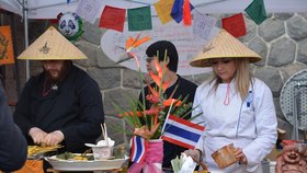 Sobotní Street Food festival praskal ve švech ještě v podvečerních hodinách.