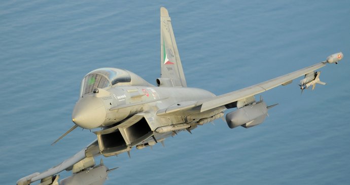 Střely Storm Shadow/SCALP na italské stíhačce Eurofighter Typhoon.