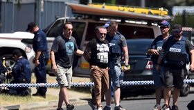 Při střelbě v továrně na jihozápadním okraji australského města Sydney zemřel jeden muž a další dva utrpěli zranění.