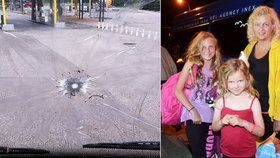 Vendula Kubíčková s dcerami Sabinou (12) a Žanetou (6). Holčičkám letěla střela kolem hlavy.