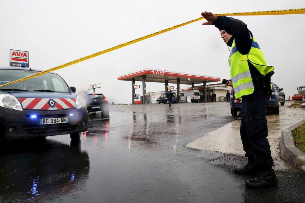 Policie zasahuje u čerpací stanice. (ilustrační foto).