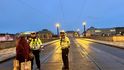 Uzavřený Mánesův most kvůli střelbě na Filozofické fakultě UK
