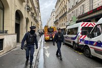 Střelba v Paříži: 3 mrtví a nejméně 3 zranění. Podezřelý muž neútočil poprvé
