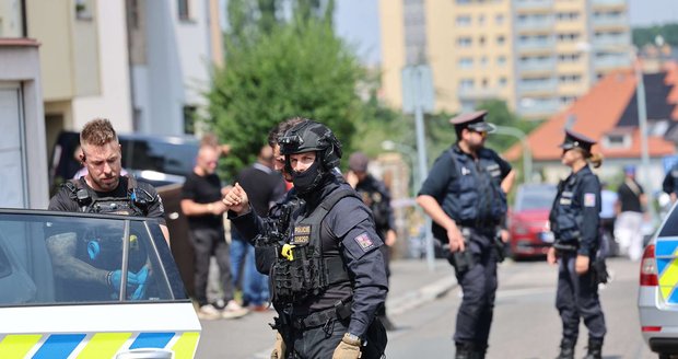 Střelba v pražské Hostivaři: Muž zavraždil ženu a zbraň obrátil proti sobě!
