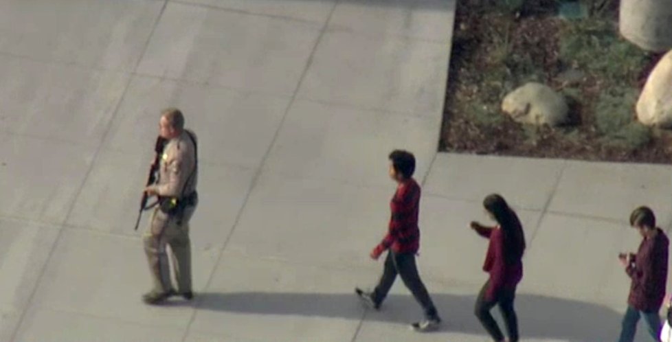 Střelba na střední škole v USA nedaleko Los Angeles (14. 11. 2019)