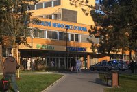 Ve FN Ostrava jsou na koronavirus pozitivní tři lékaři: Zaměstnanci podstupují testy