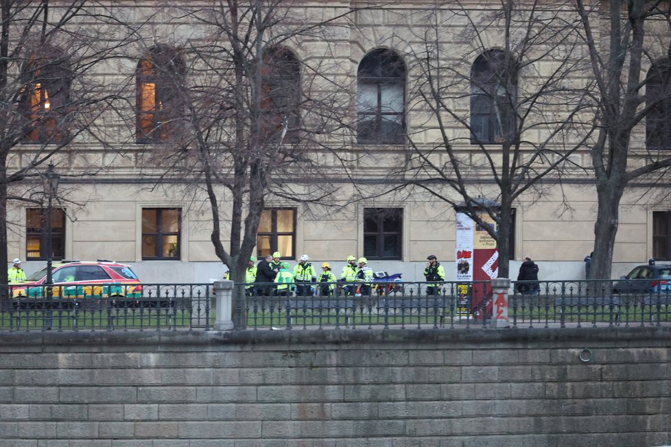 Střelec David K. na Filozofické fakultě UK v Praze zastřelil čtrnáct lidí. (21.12.2023)