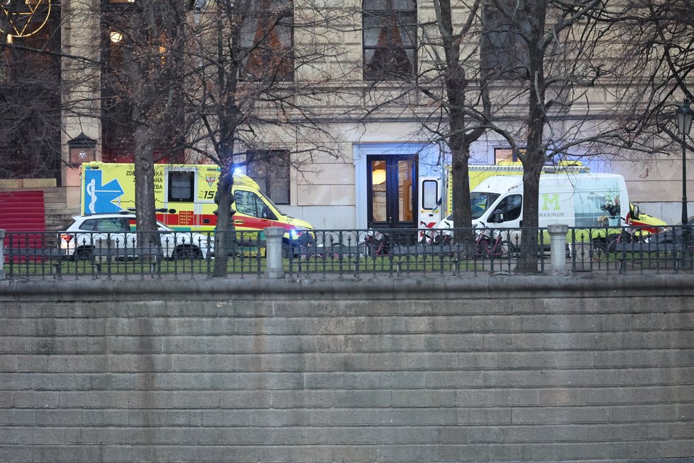Střelec David K. na Filozofické fakultě UK v Praze zastřelil čtrnáct lidí. (21.12.2023)