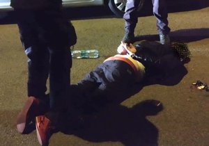 Policisté zadrželi muže, který měl v Rokycanech postřelit ženu.