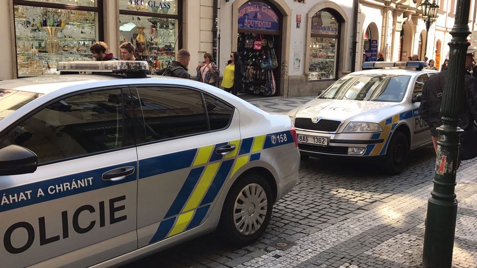 V centru Prahy se postřelil muž, událost vyšetřují policisté.