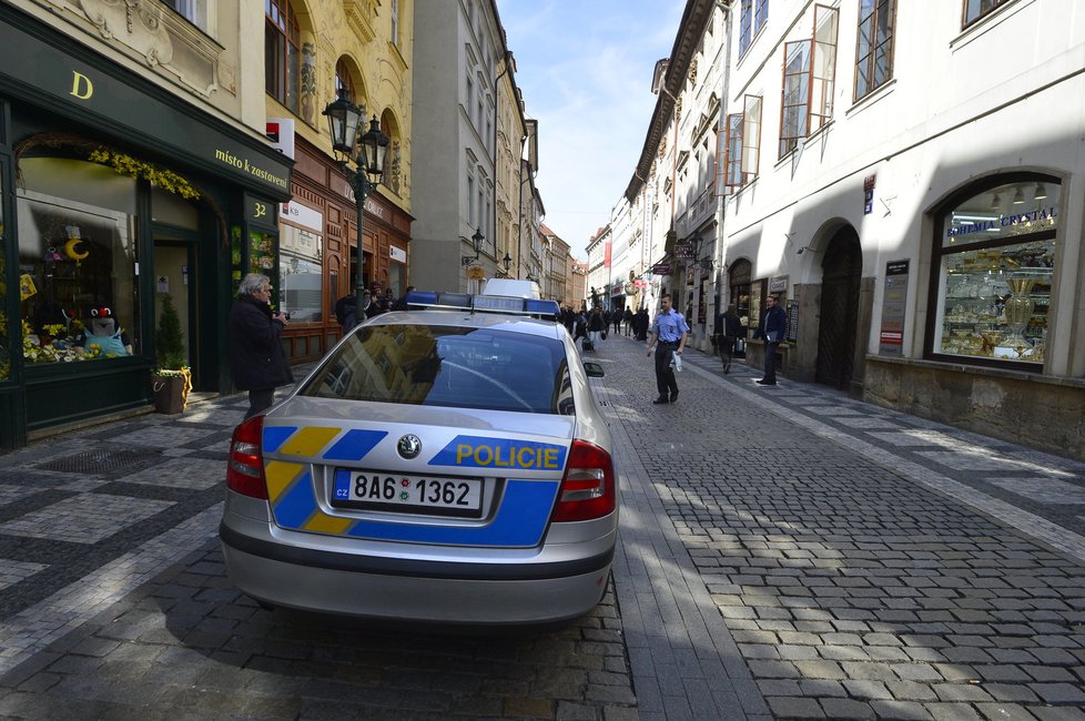 V centru Prahy se postřelil muž, událost vyšetřují policisté.