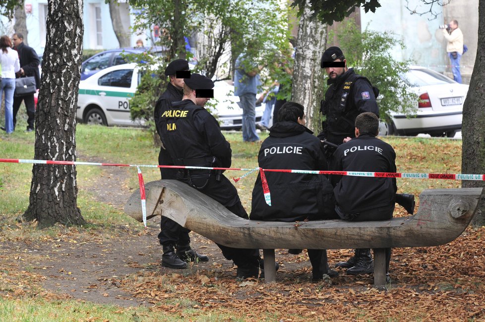 Za bílého dne byl v pražských Řeporyjích zastřelen policista