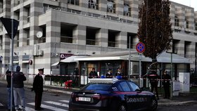 Muž v Římě na schůzi bytového družstva zastřelil tři ženy a čtyři lidi zranil. (11.12.2022)