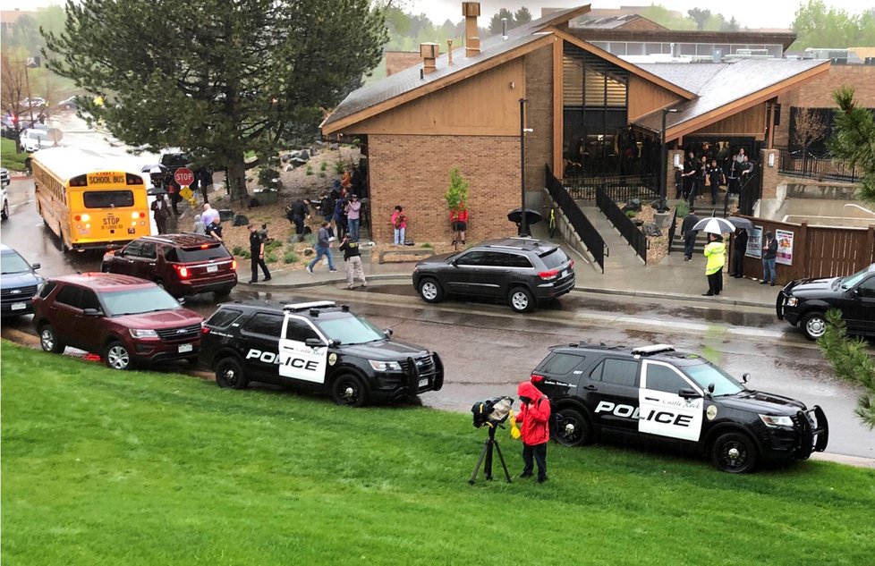 Střelba na škole v Denveru (7. 5. 2019)