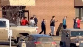 Střelba na střední škole v Kanadě