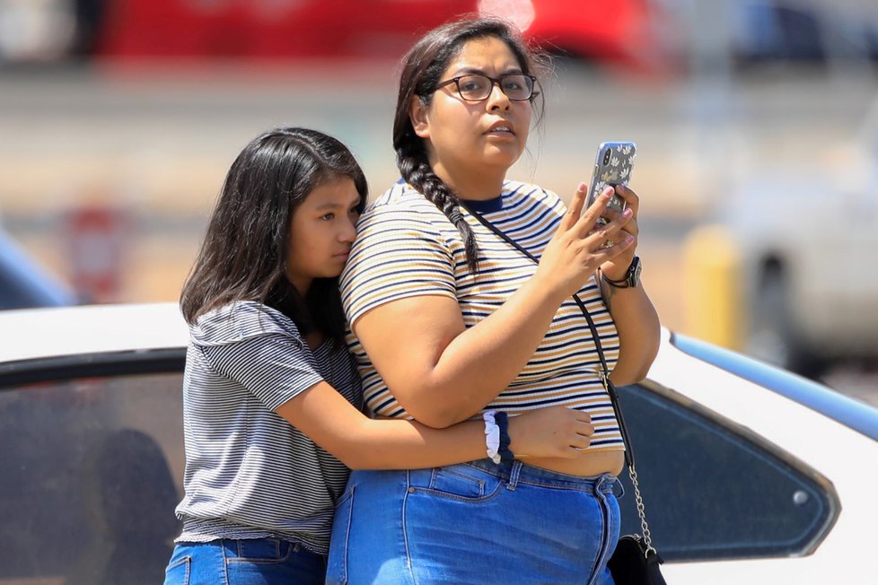 Střelba v USA zasáhla nákupní středisko Walmart v El Pasu (3. 8. 2019)