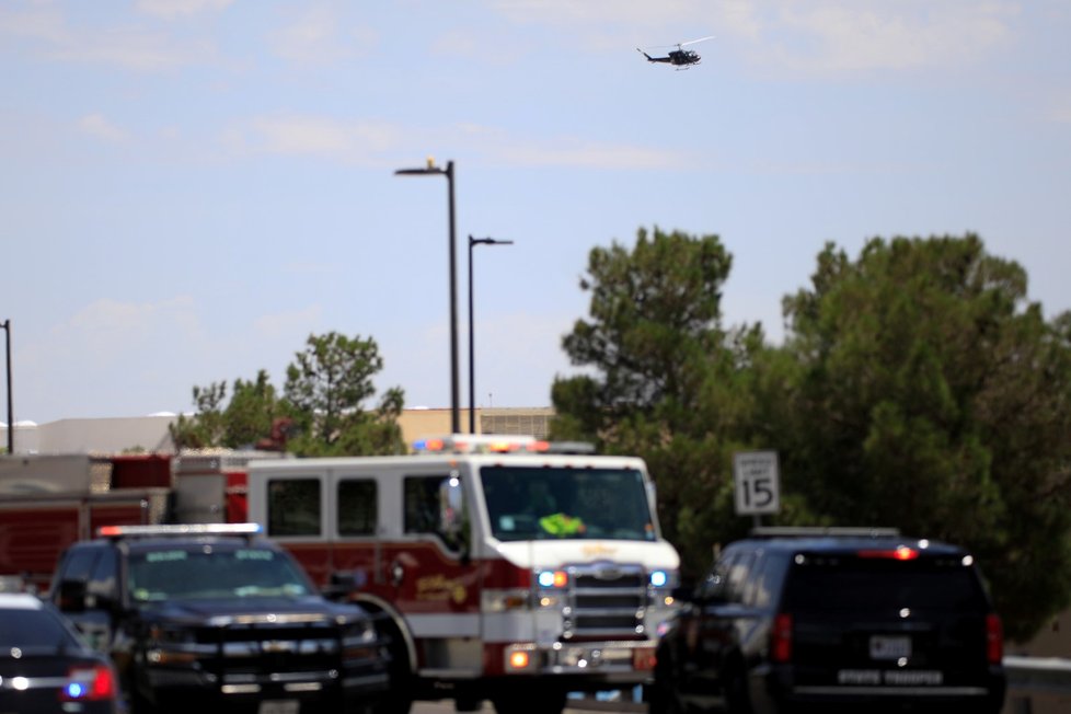 Střelba v USA zasáhla nákupní středisko Walmart v El Pasu (3. 8. 2019)