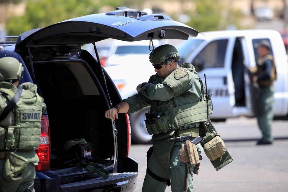 Střelba v USA zasáhla nákupní středisko Walmart v El Pasu (3. 8. 2019)