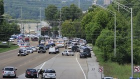 Střelba ve městě Chattanooga. Zemřelo dohromady pět osob.