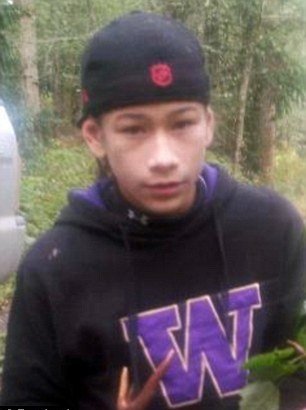 Tento chlapec -  Jaylen (15) střílel.