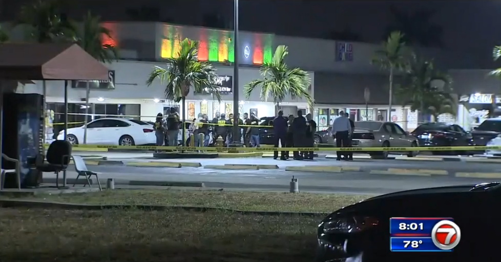 Střelba na Floridě si vyžádala dva mrtvé.