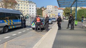 Na metru Vysočanská se střílelo. Došlo tam ke konfliktu dvou osob. Střílet se mělo z plynové pistole.