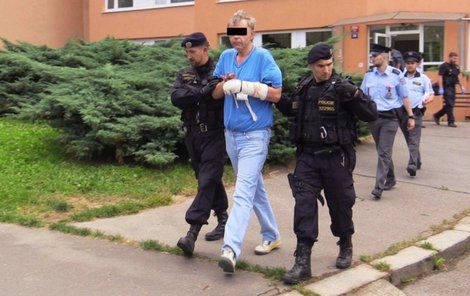 Muže, který střílel v pražských Bohnicích, zadržela policie.