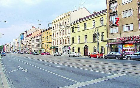 Řádění obou opilců nyní řeší policie ve zkráceném řízení jako výtržnost.