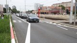 Spor o nebezpečný přechod na Ládví: Radnice chce semafor, pro magistrát je ale příliš drahý