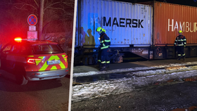 Střet nákladního vlaku s dělníky ve Staré Boleslavi