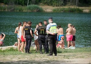 Na Stříbrném jezeře v Opavě zasahovali záchranáři během dvou dnů dvakrát. Senior (†77) se bohužel utopil, chlapce (15) se podařilo zachránit.