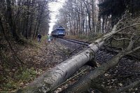 V neděli zasáhne Česko orkán, teploty nevystoupí nad 19 °C