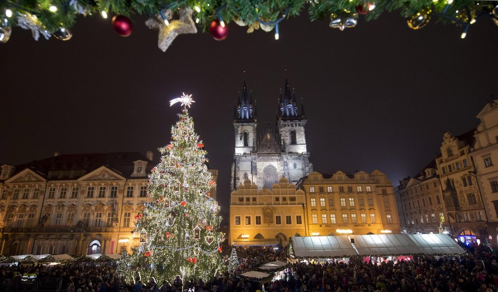 Rozsvícení vánočního stromu na Staroměstském náměstí v Praze - 2016