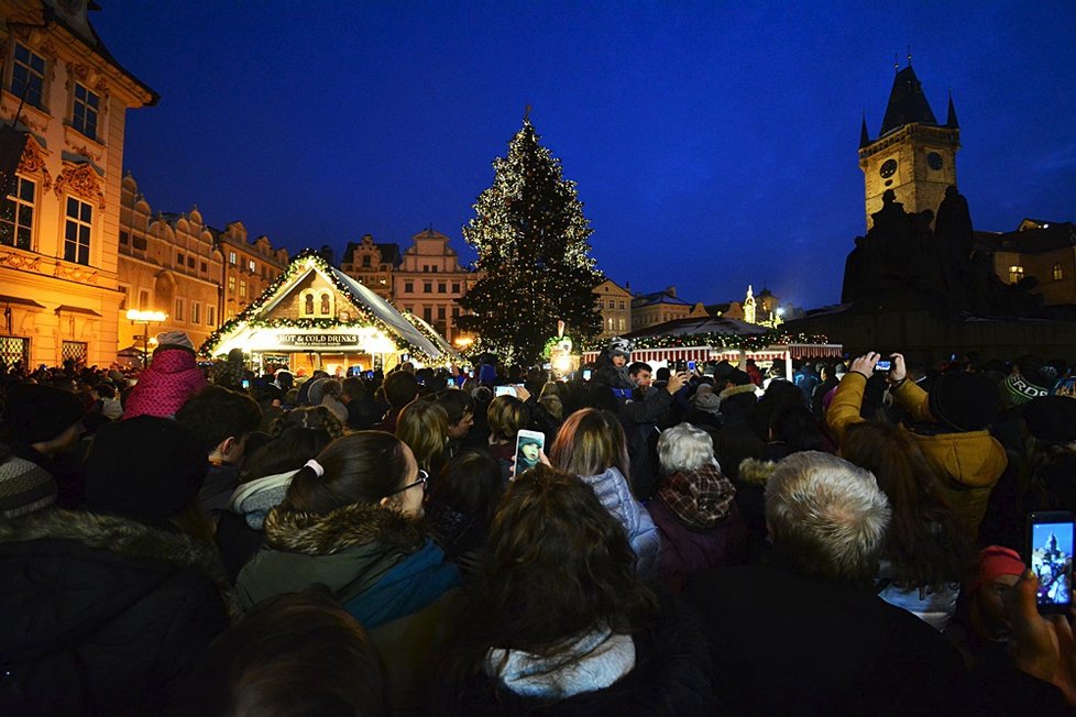 Vánoční strom na Staroměstském náměstí