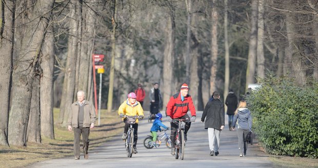 V neděli se do Česka podívá jaro, bude až 20 stupňů Celsia