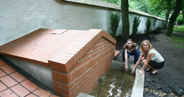 Pražský park Stromovka má opravenou studánku