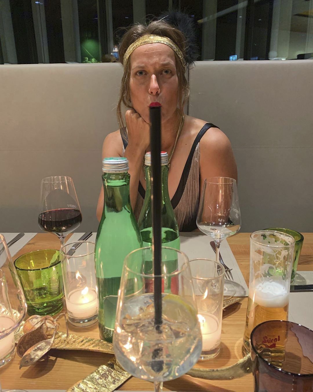 Barbora Strýcová na rafinované fotce jakoby skrká oblíbený gin s tonikem