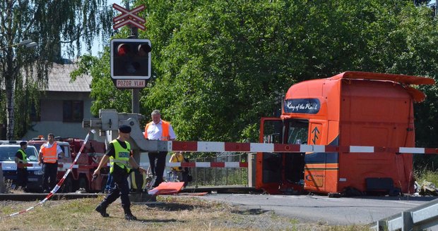 Policie obvinila řidiče kamionu, kvůli kterému ve Studénce zemřeli tři lidé!