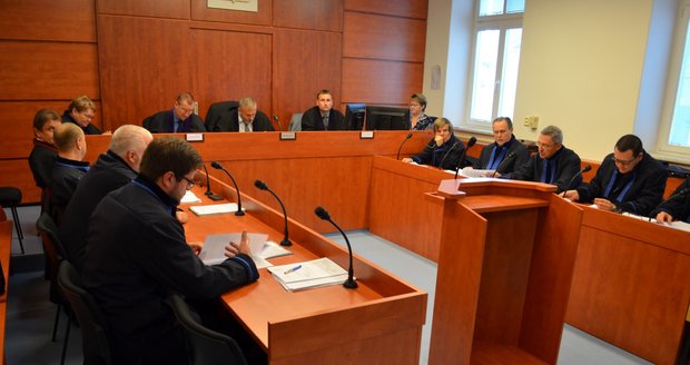 Tragickou událost rozhodoval i napodruhé senát soudce Jaromíra Pšenici (v čele).