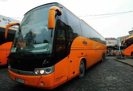 Jančurovy autobusy by mohly kvůli opravě dálnice D1 přijít o zákazníky.