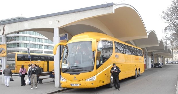 Jeden z dálkových autobusů společnosti Student agency zadrželi v Norsku (ilustrační foto)