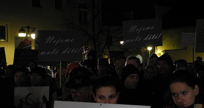 V Českých budějovicích se sešlo na demonstraci na 300 studentů