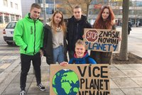 Dycky klima! Studenti v Ostravě protestovali proti klimatickým změnám a nečinnosti politiků