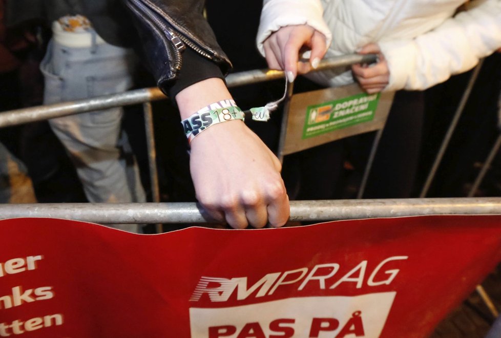 Policisté se na příjezd severských studentů pečlivě připravili.