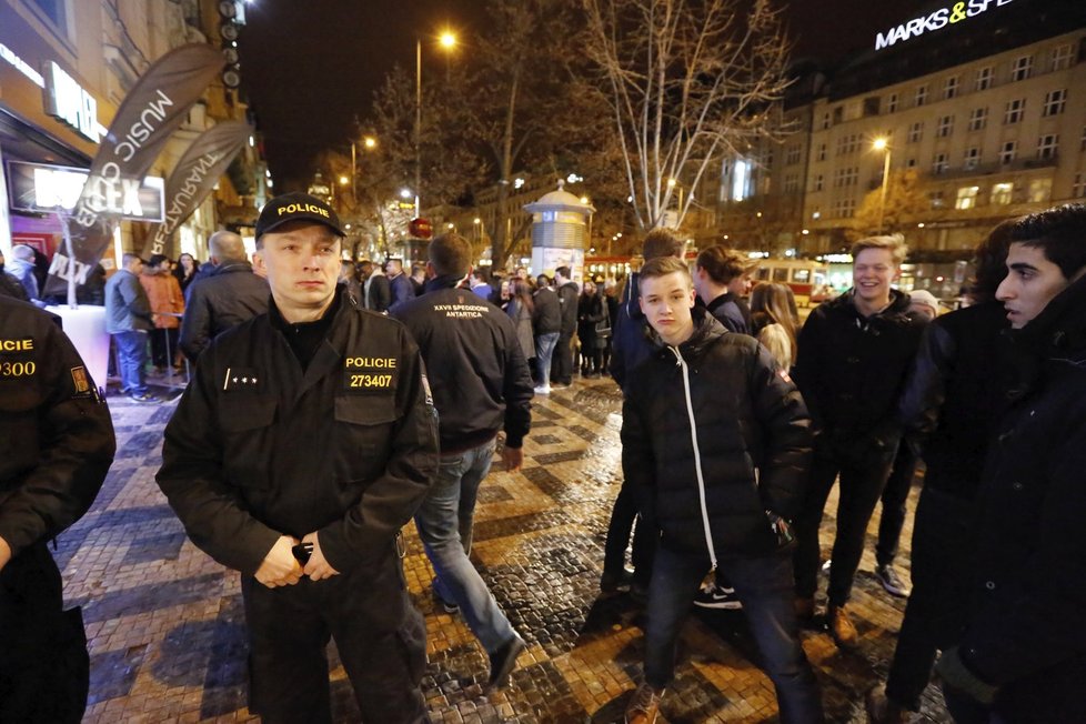 Policisté se na příjezd severských studentů pečlivě připravili.