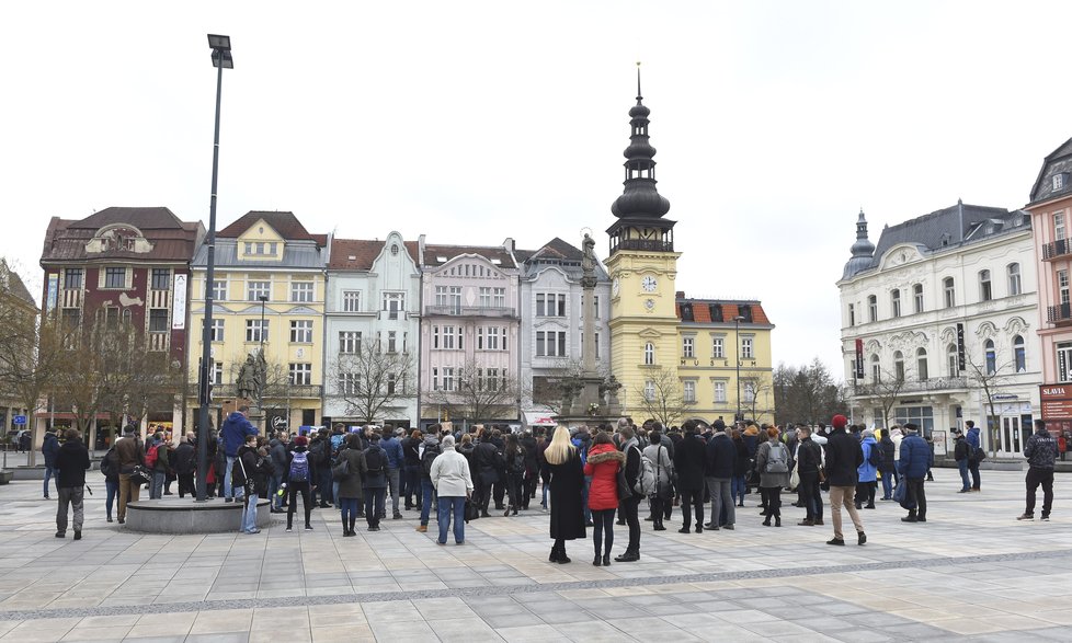 Studenti po celé České republice protestovali za ústavní hodnoty