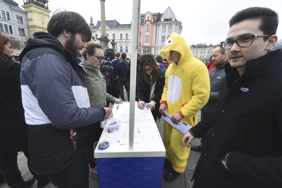 Studenti po celé České republice protestovali za ústavní hodnoty.